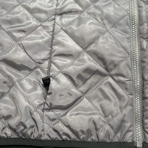 North Face Light Weight Jacket - Picture 4 of 4